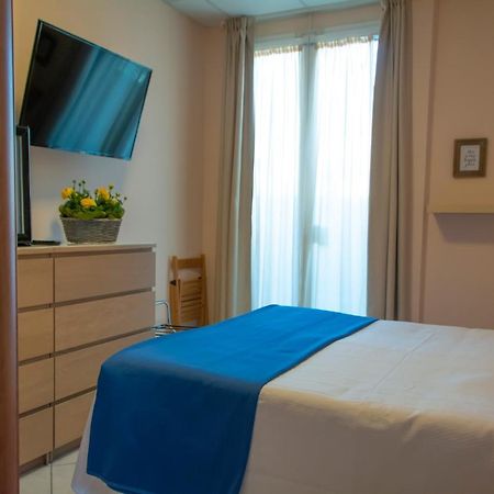 Hotel Delle Mimose Диано Марина Екстериор снимка