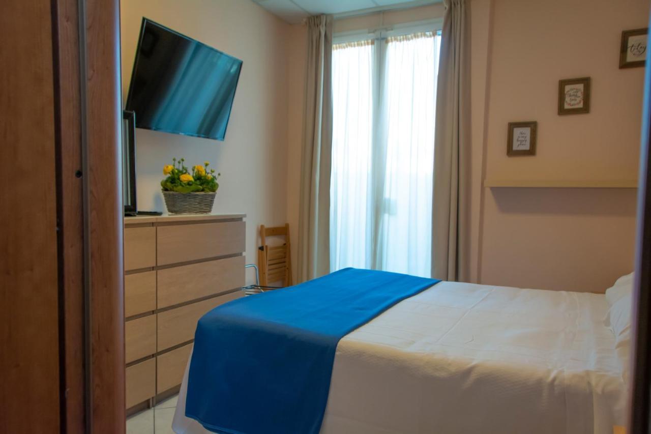 Hotel Delle Mimose Диано Марина Екстериор снимка