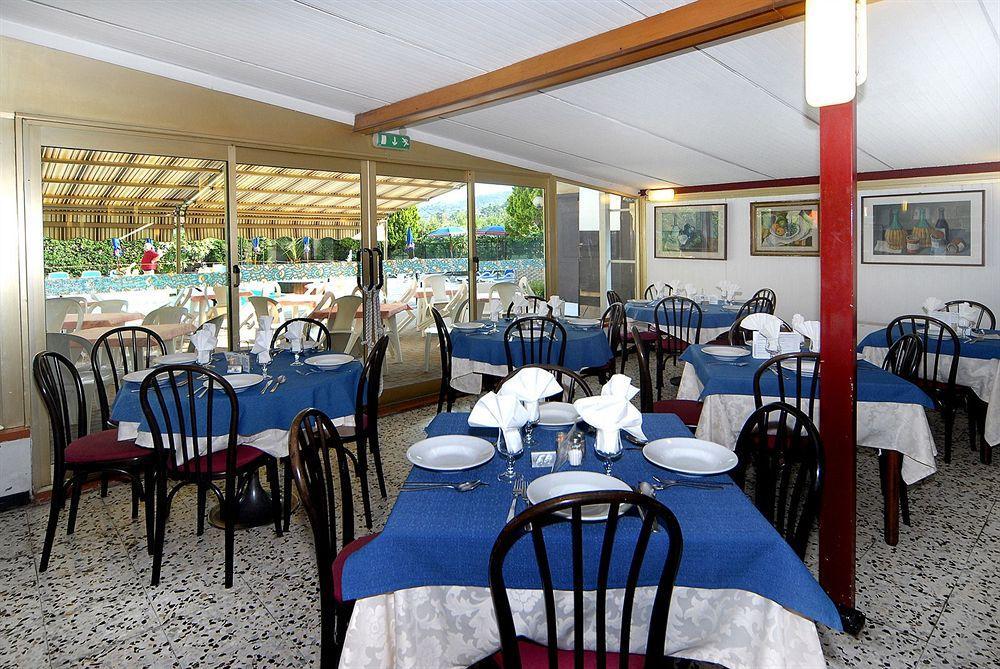 Hotel Delle Mimose Диано Марина Екстериор снимка